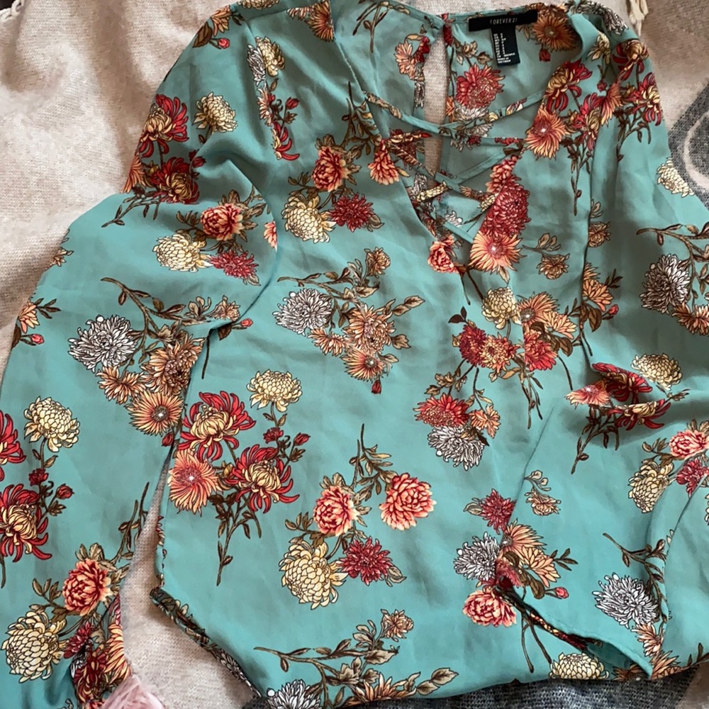 Forever 21 flower top